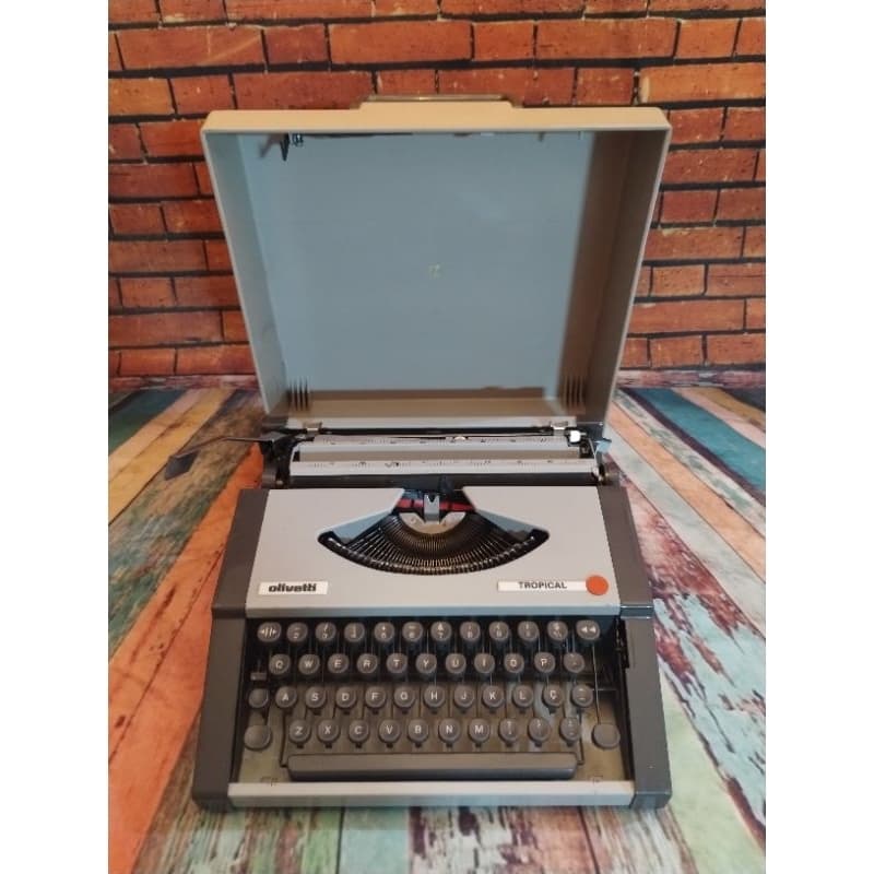 Máquina de Escrever Olivetti Tropical