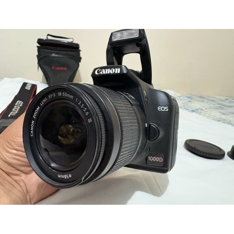 Câmera Canon EOS Rebel XS (1000D) + Lente 18-55mm IS Kit Completo