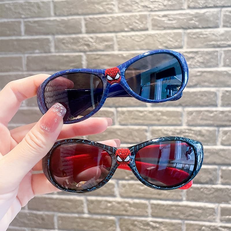 Óculos de Sol Infantil Herói 🕸️ Proteção UV400 - Leve, Resistente e Estiloso