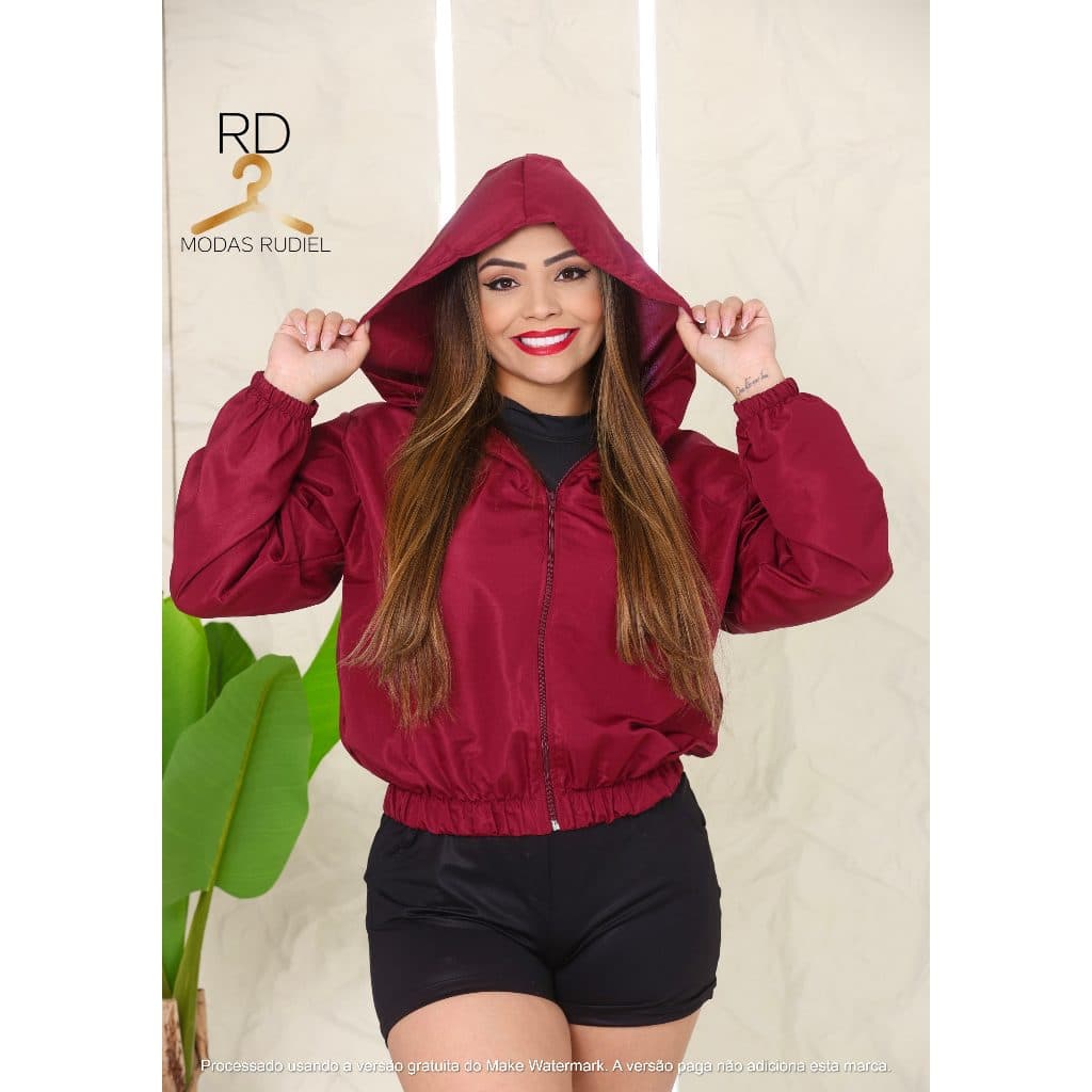JAQUETA CORTA VENTO LISO COM A CINTURA GROSSA ELASTISADA MUITO BOM PARA O DIA A DIA