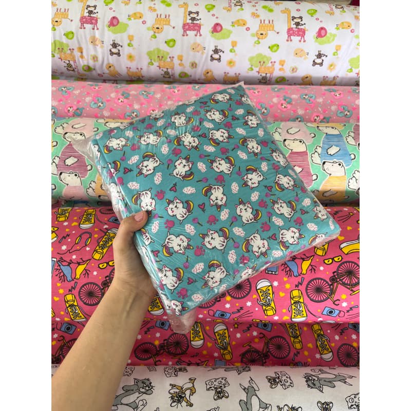 1KG de Meia Malha de Algodão e Mista Estampada Infantil – Estampas Variadas