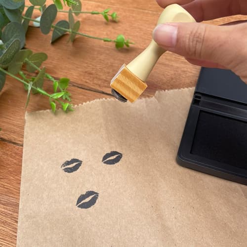 Carimbo personalizado 2x2cm para sacolas, sacos kraft