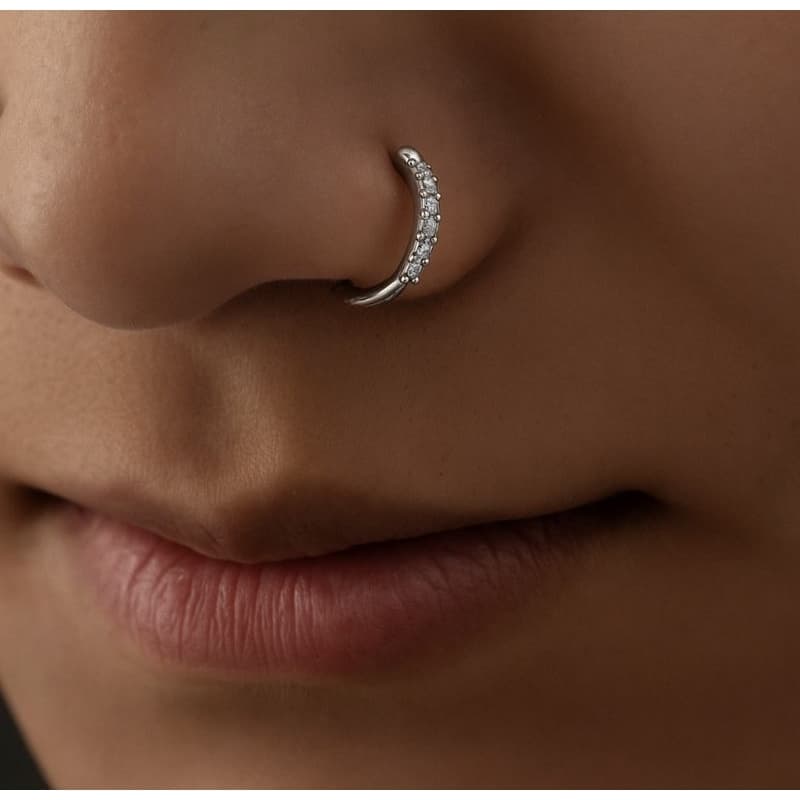 Piercing Fake De Nariz Argolinha Cravejada / Piercing de Pressão Argolinha Piercing Cravejado Feminino sem Furo