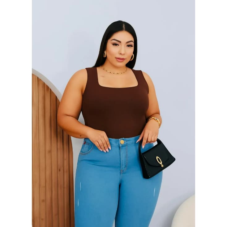 Body Plus Size Regata com Decote Quadrado em Suplex – Modela o Corpo com Conforto