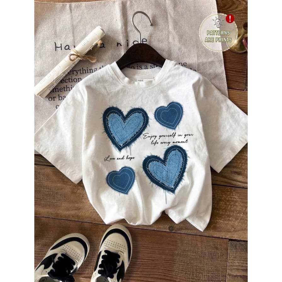 Camiseta Infantil Feminina Algodão Tshirt Coração Minimalista Blogueirinha Modinha Streetwear Exclusiva Lançamento