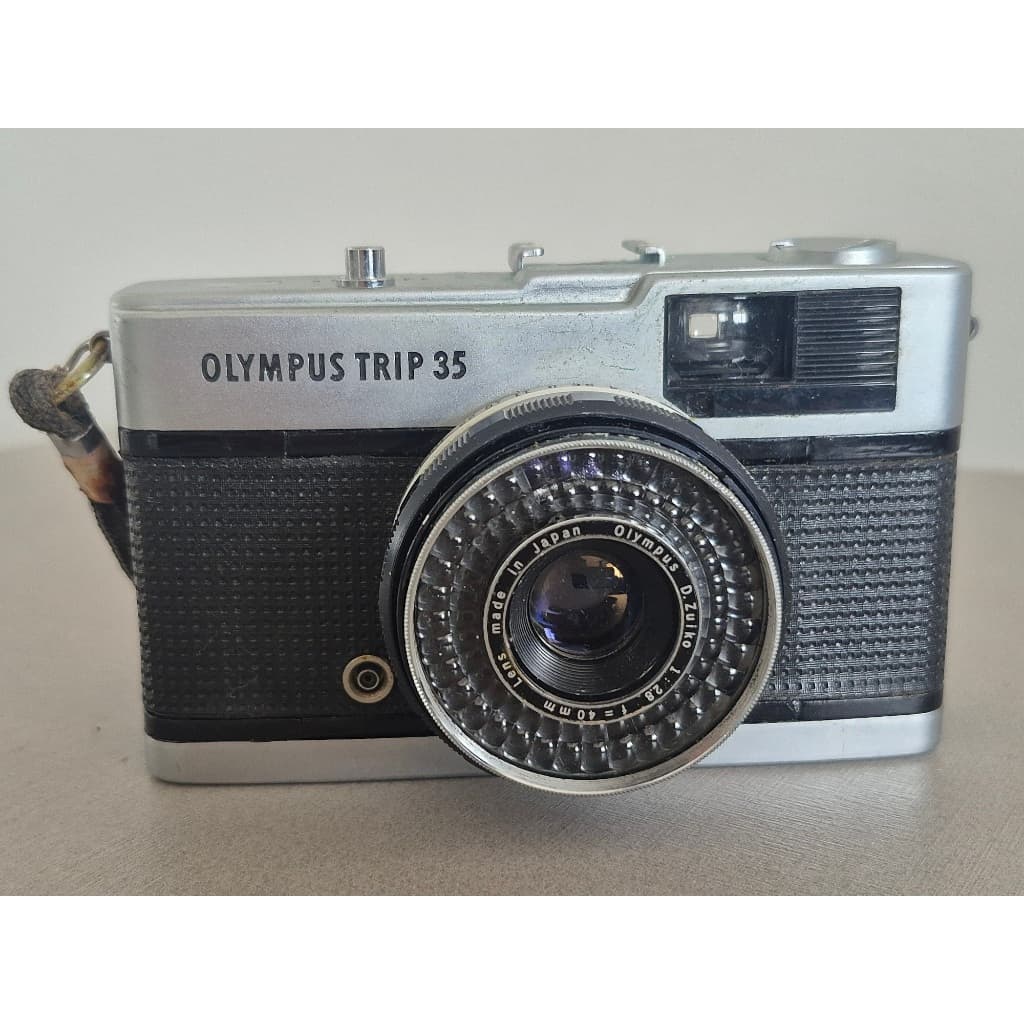 Máquina fotográfica Olympus TRIP 35 (decorativa)