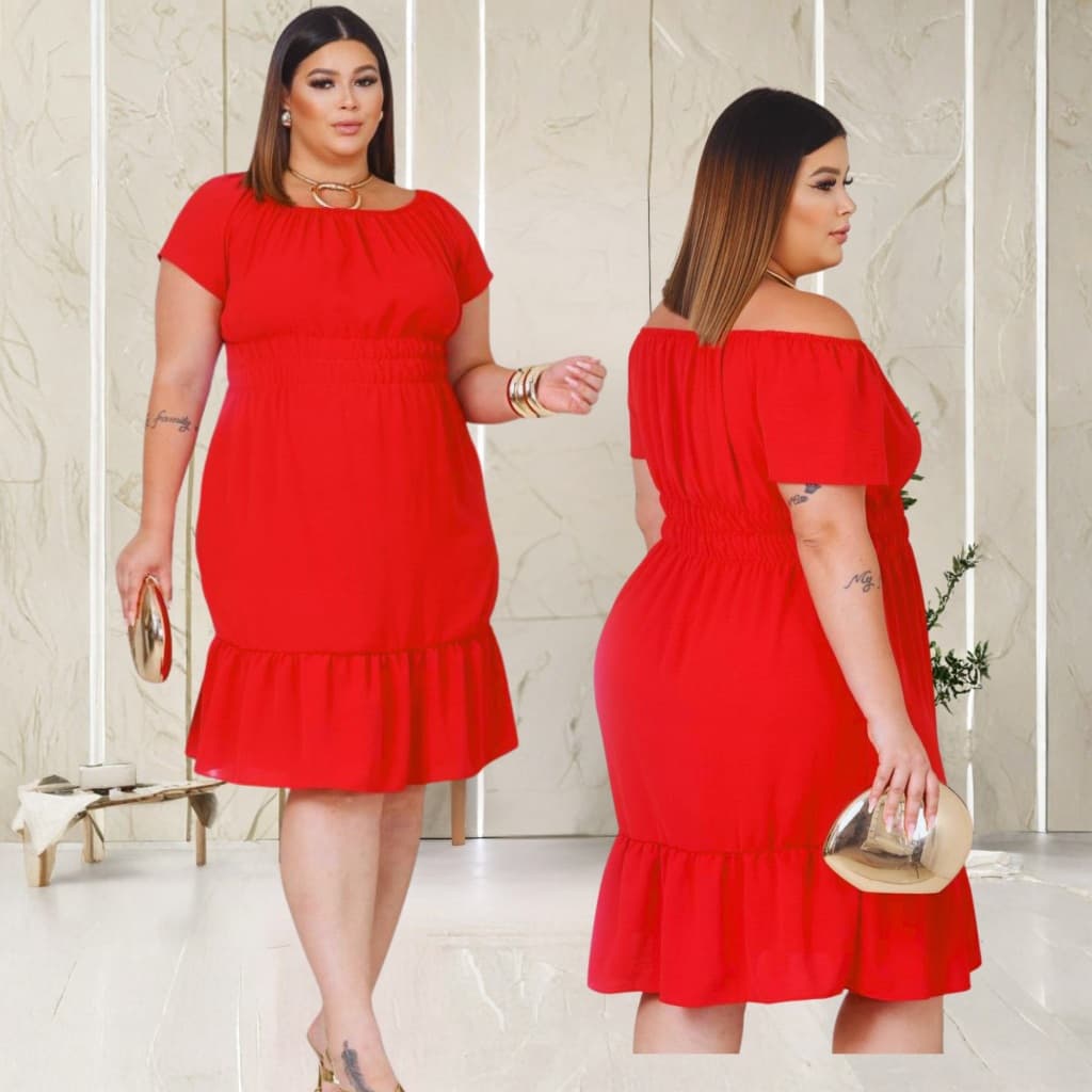 Vestido Midi Curto Ciganinha Plus Size Ombro a Ombro em Tecido Duna com Babado – Leve e Elegante