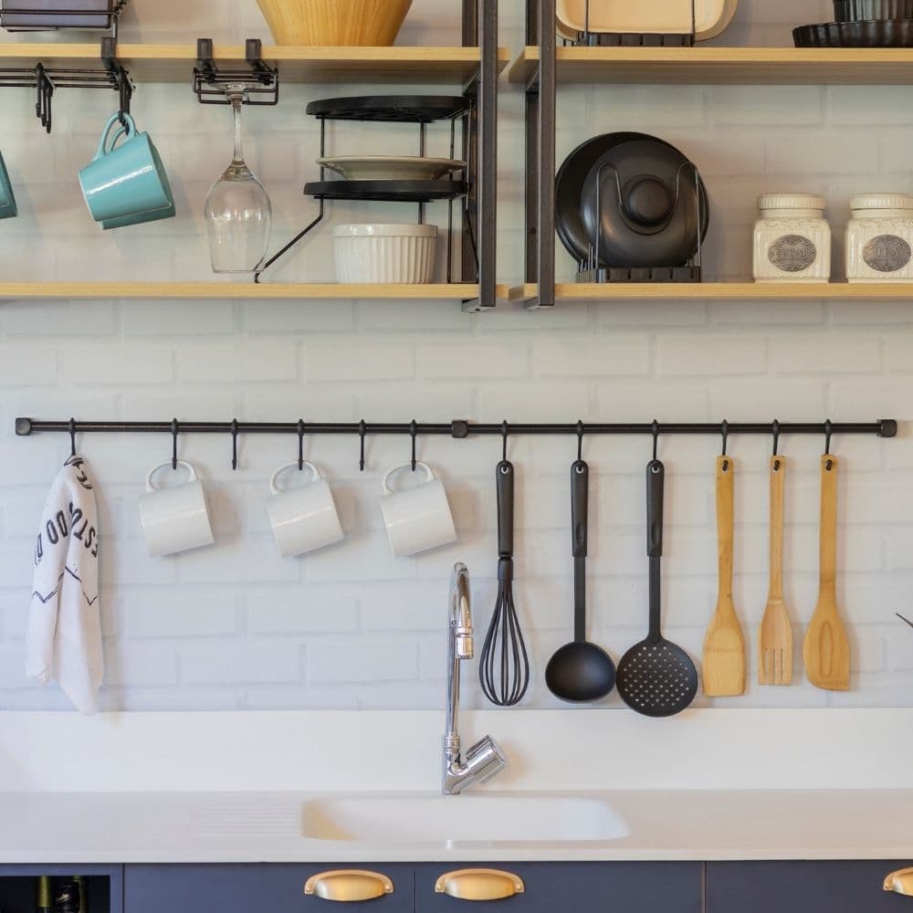 Kit Barra de Cozinha Suspensa 120 cm – Suporte de Parede com 12 Ganchos Multiuso