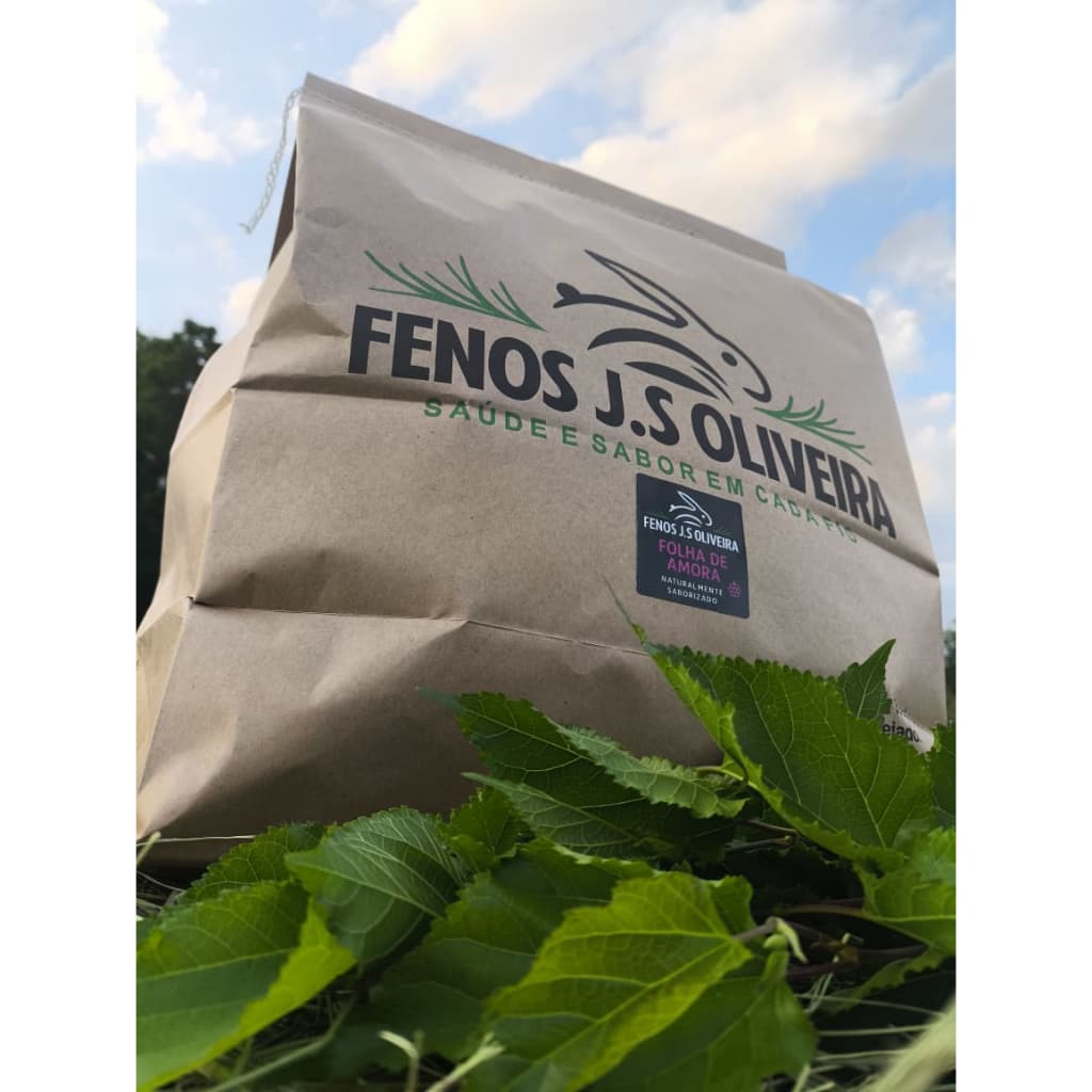 Feno Premium Saborizado com folhas de amora, para Coelhos, Porquinhos-da-Índia e Roedores – Natural e Aromático