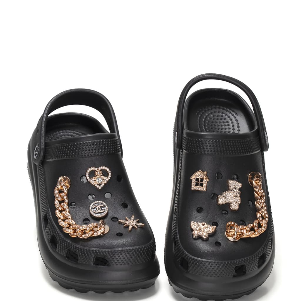 Babuche Sandália Plataforma Yvate  com Berloques Pins Removíveis Sortidos