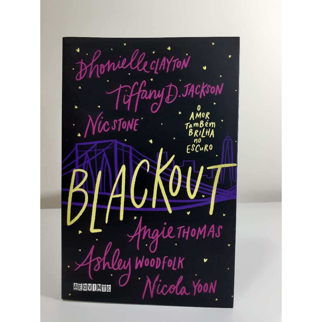 Blackout  | seminovo usado | desapego literário | sebo | romance | ficção | LGBTQIAPN+