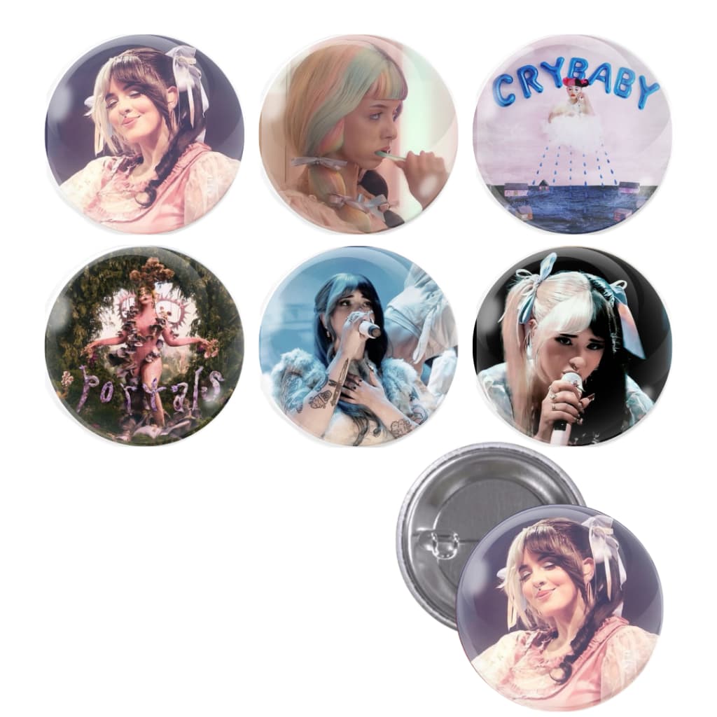 Cartela com 6 Bottons Melanie Martinez - Cantora Compositora / Atriz / Pop / Broche / Pins