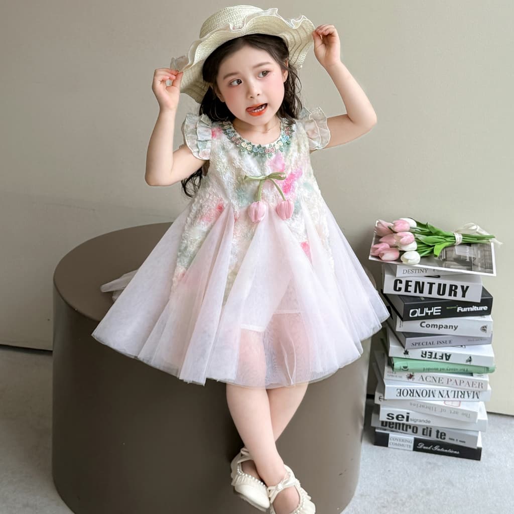 Novo vestido colete infantil, vestido de aniversário decorado com flores.