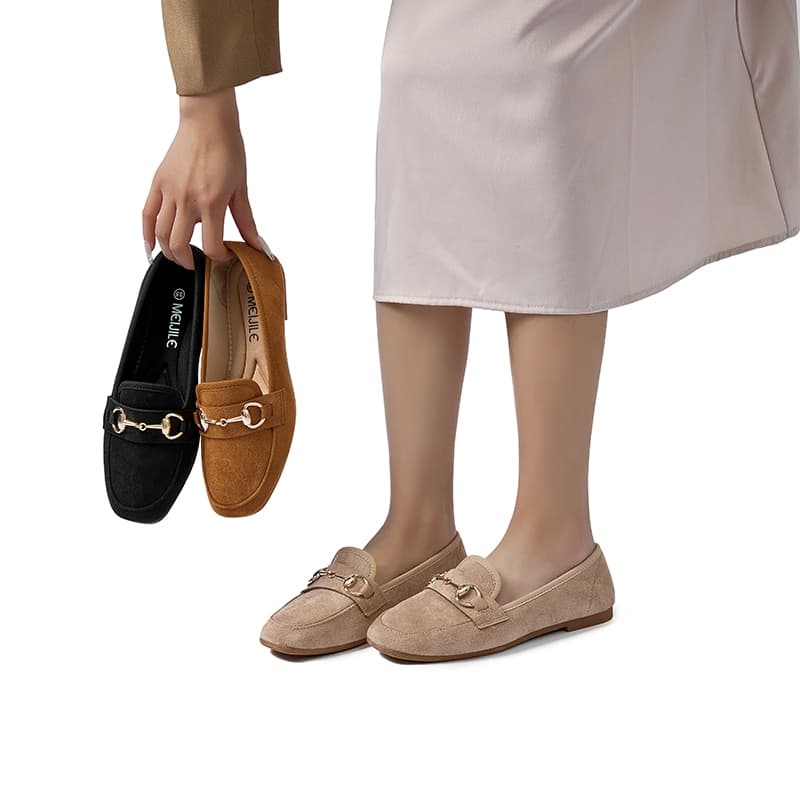 Mocassins casuais femininos sem fecho com fivelas de metal