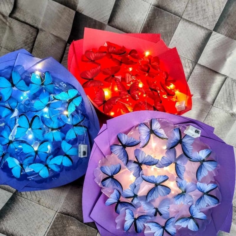 BUQUÊ DE BORBOLETAS COM LED ( VAI MONTADO) CONTÉM 15 BORBOLETAS cor a escolha