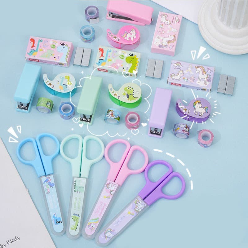 Kit Escolar 5 em 1 Super Conjunto Grampeador Tesoura Fita Presente Seguro Infantil Material Escolar