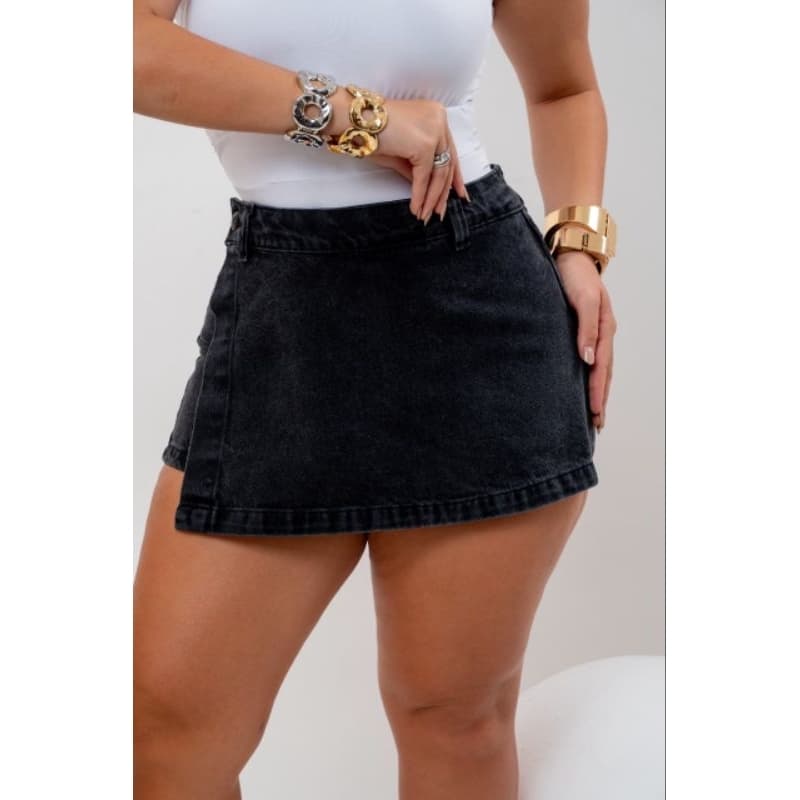Short saia jeans grafite bainha