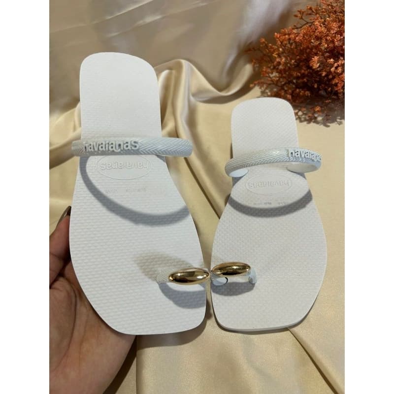 CHINELO CONFORTÁVEL COM ACESSÓRIO NO DEDO