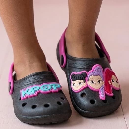 Babuche Infantil Menina Guerreiras do K-Pop Huntrix Envio Rápido