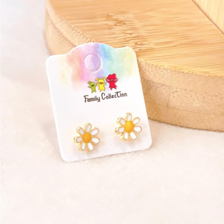 Brinco Infantil Margarida Folheado a Ouro 18K - Hipoalergênico com Tarraxa Baby de Segurança