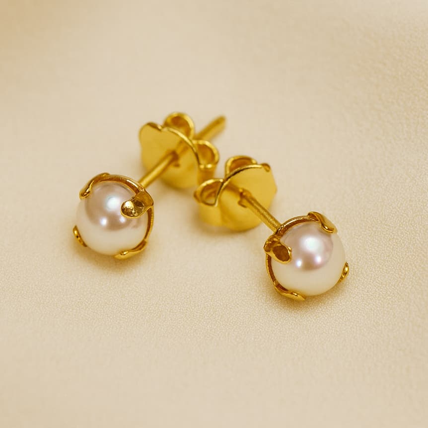 Brinco Infantil Pérola com Base Dourada - Banhado a Ouro 18k