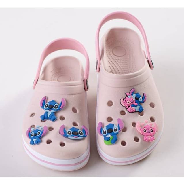 Sandalia Babuche juvenil e adulto+Botons do stitch confortavel Leve Solado Antiderrapante.