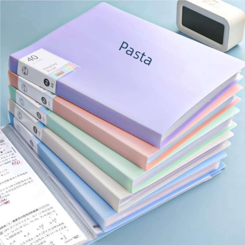 【Essencial para o Escritório】Pasta Catálogo A4 + 60 Envelopes de Plástico, Resistente à Umidade e Sem Arrugas, Protege D