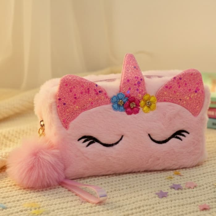 Estojo Necessaire Unicórnio De Pelúcia Feminina Escolar, Encanto, Organização e Conforto!