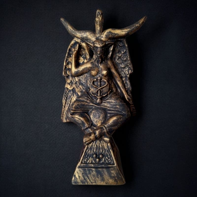Estátua de Baphomet ou Belzebu 20cm dourado preto prata cobre em gesso fino acabamento bonita