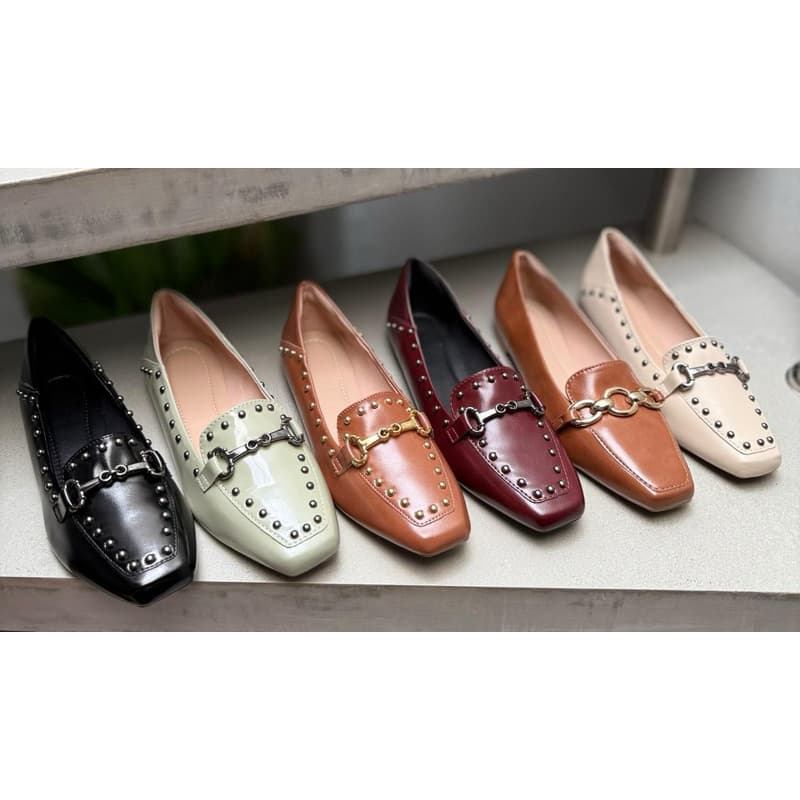 Sapato Mocassim feminino sapatilha, bico quadrado com aplicações, casual , confortavel com fivela.