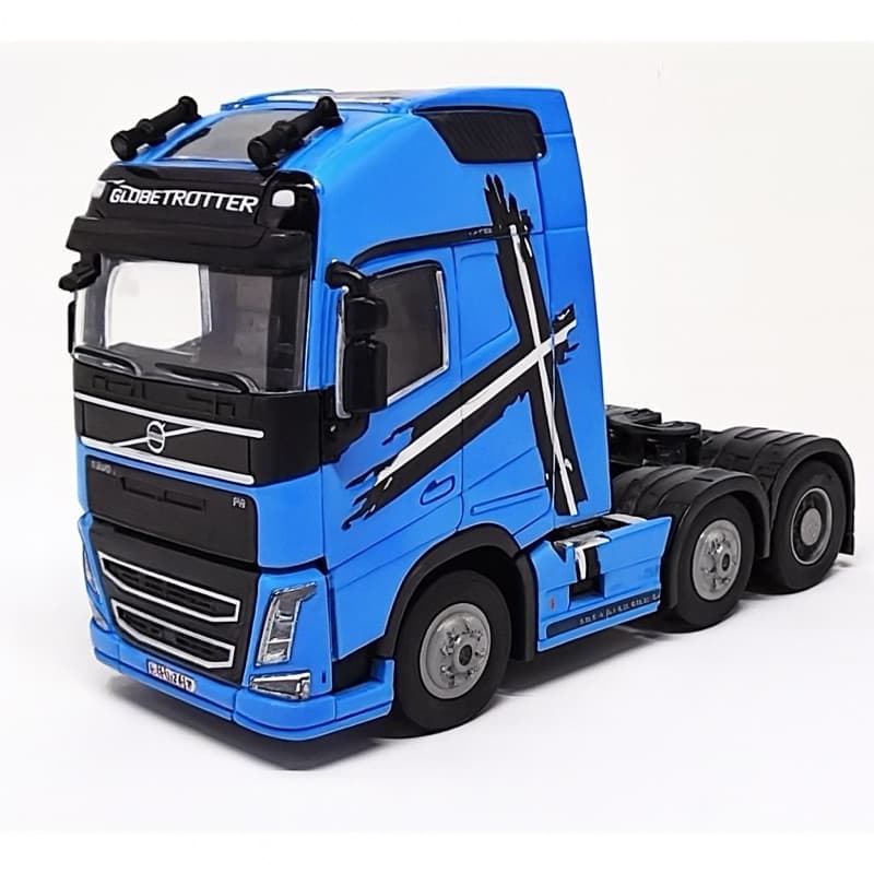 Caminhão Volvo Globe trotter 1:50  Miniatura Colecionável Metal Com Fricção Som e Luz