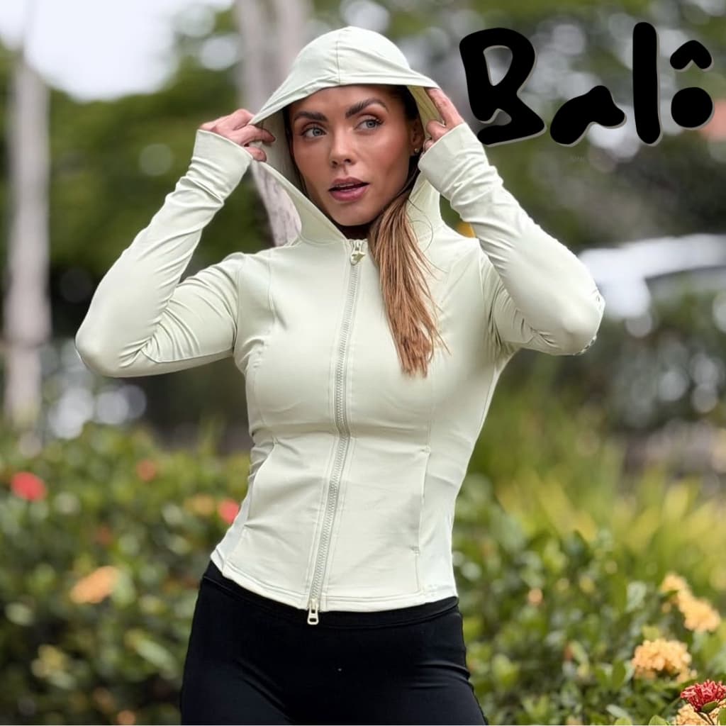 Jaqueta Feminina de Poliamida Proteção UV Academia com Bolsos e Touca Slim Fitness Esportiva