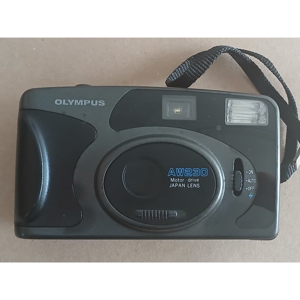 Câmera Analógica Olympus AW 230 Lentes Japonesas