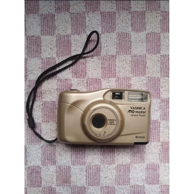 Câmera Analógica YASHICA MG-motor direct flash + 2 pilhas AA - funcionando - sem flash