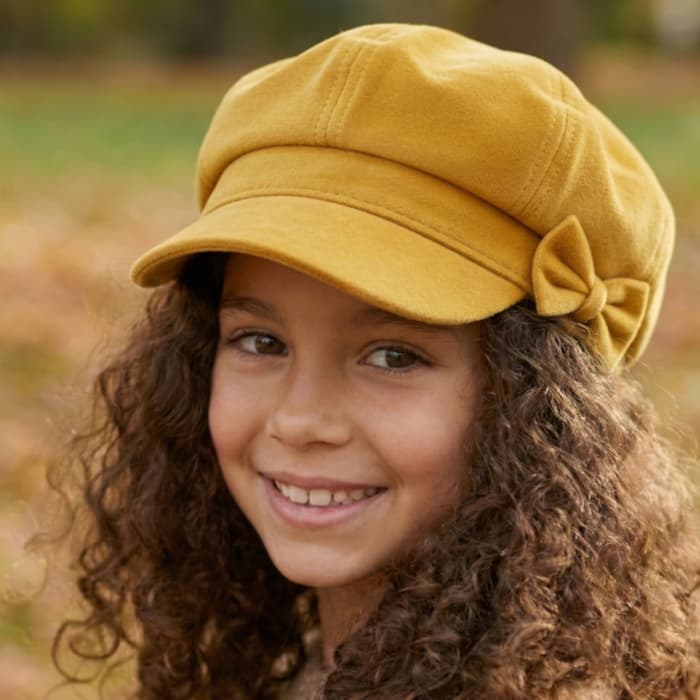 boné  boina infantil  com aba e laço  para meninas. em várias  cores e tamanhos.