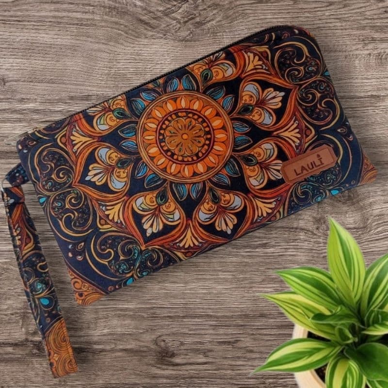 Bolsinha de mão com alça