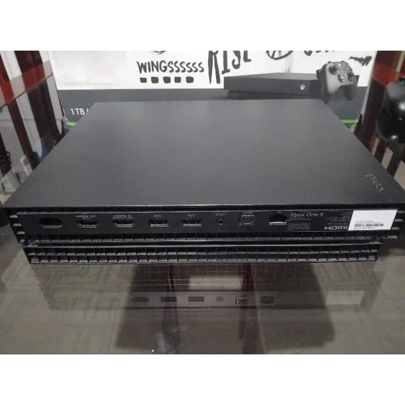 Xbox One X + Dois controles originais