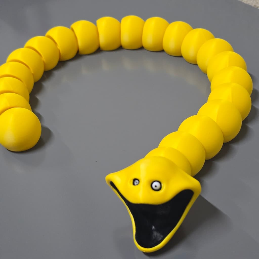 Hungry Worm – Minhoca Faminta Roblox Totalmente Articulada • Super Divertida!