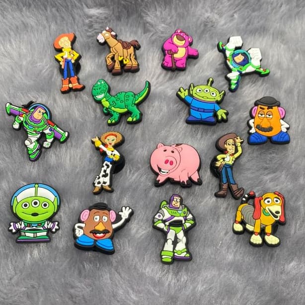 Kit 4 A 10 Peças Pins/Bottons Emborrachados Para Babuche - Turma Toy Story
