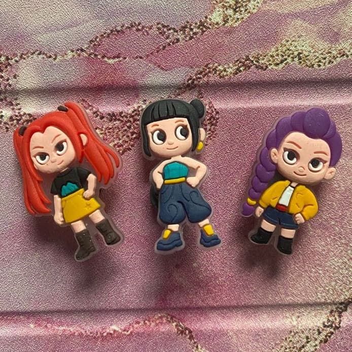 Unidade ou Trio Peças Pins/Bottons Emborrachados Para Babuche - Huntrix/Guerreiras do Kpop