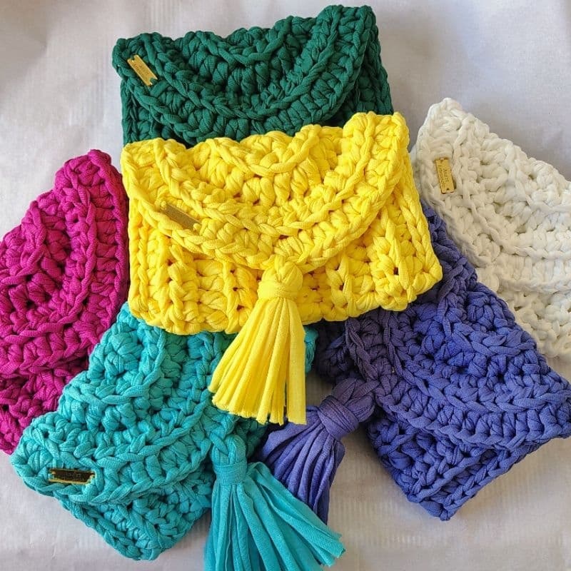 Mini Cluth de mão de Crochê em Fio de Malha