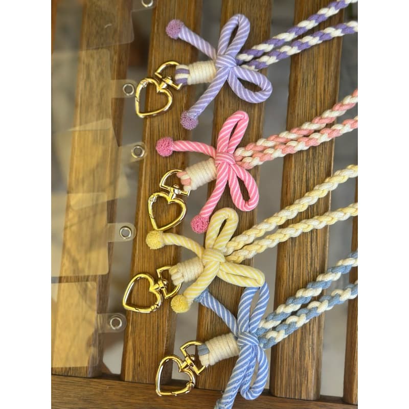 Cordão de Pulso Trançado – Delicado com Laço e Mosquetão Coração