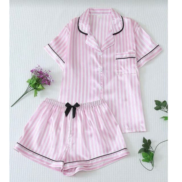 Conjunto Pijama Estilo Americano de Cetim Feminino - Conjunto Blusa/Short (Tipo Victoria S.)