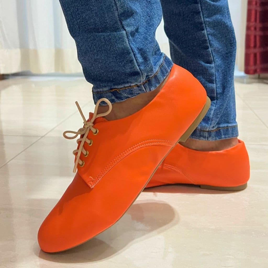 Sapato Oxford bico redondo laranja