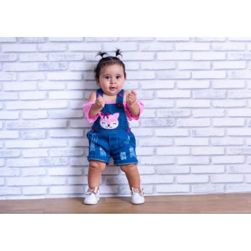 Jardineira Short Jeans Infantil de Menina Tamanhos 1 2 3 anos.