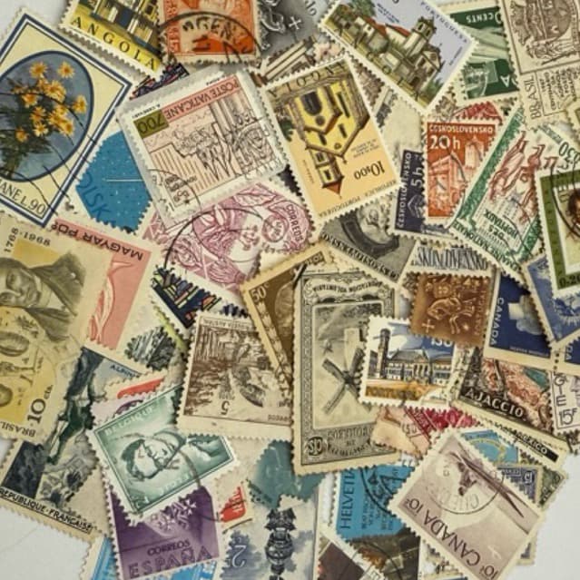 100 selos estrangeiros colecionáveis