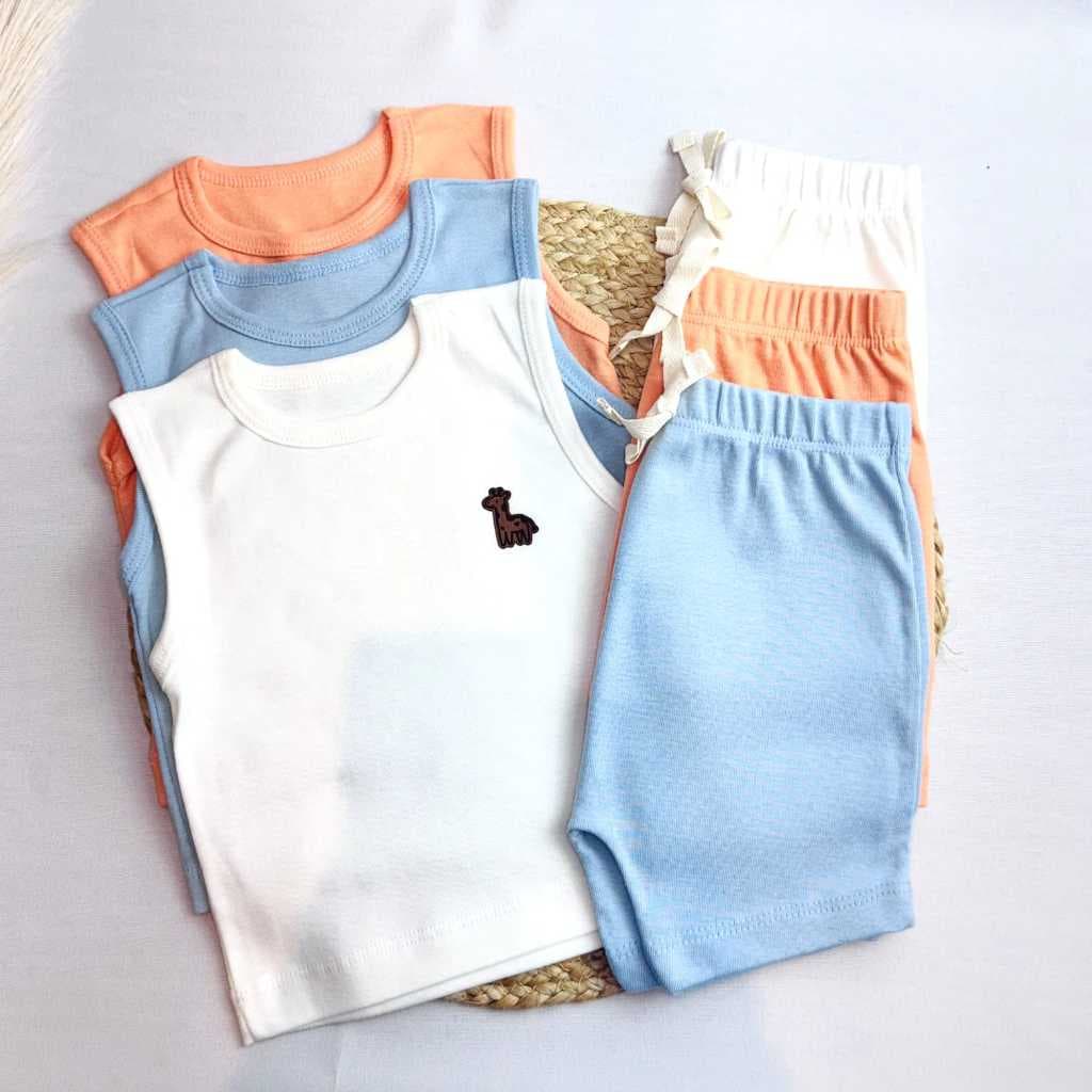 Kit 6 peças bebê unissex - 100% algodão - Conjuntos leves e confortáveis (3 regatas + 3 shorts).