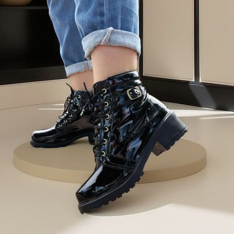 Coturno Bota Verniz Feminino Fivela Tratorado Cano Baixo Saltinho Confortável Blogueira