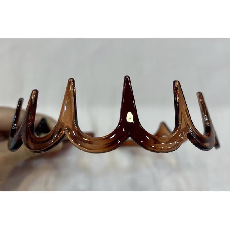 *Tiara Ondulada de Plástico – Design Retrô e Confortável*