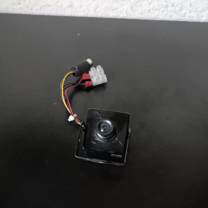 Micro Câmera Ccd 1/3 Day/night + Cx De Proteção usado